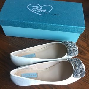 NWT Betsey Johnson Ivory Flat